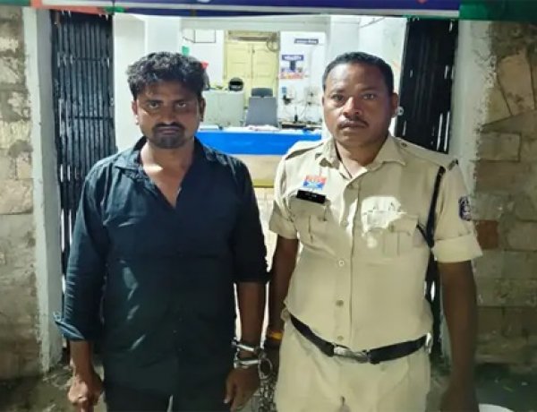 चोरों ने ब्यूटी प्रोडक्ट्स पर किया हाथ साफ, महंगे विग भी ले उड़े