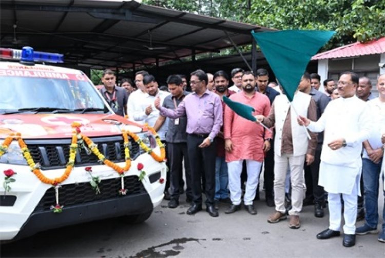 मुख्यमंत्री विष्णु देव साय ने धरसींवा विधानसभा को दी निःशुल्क एम्बुलेंस की सौगात