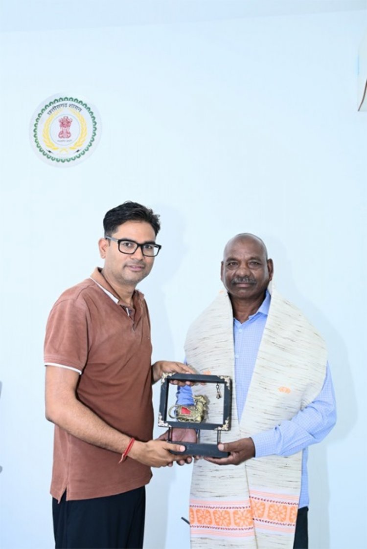 होजाई जिला समिति (असम) के उपसभापति रमाकांत गौड़ ने वित्त मंत्री ओपी चौधरी से की आत्मीय मुलाकात