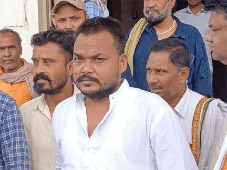 रायपुर में कांग्रेस पार्षद पर FIR, सियासी हलचल तेज