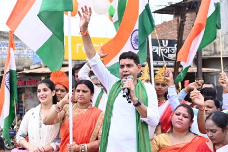 तिरंगा हमारी एकता और अखंडता का प्रतीक-राजस्व मंत्री टंक राम वर्मा