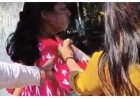 कलेक्टोरेट के बाहर ननद-भौजाई भिड़ीं, बच्चों को सड़क पर छोड़ गया पिता