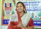 मंत्री लक्ष्मी राजवाड़े ने आंगनबाड़ी केंद्रों में बच्चों को कराया न्योता भोज, माताओं को भेंट किए मुनगा के पौधे