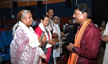 मुख्यमंत्री शिक्षा गौरव अलंकरण समारोह- वन मंत्री केदार कश्यप ने सेवानिवृत्त शिक्षकों और शिक्षा दूतों को किया सम्मानित