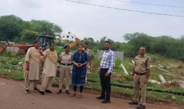 प्रशासन ने हटाया अवैध कब्जा