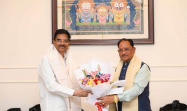 मुख्यमंत्री विष्णु देव साय ने ओडिशा के राज्यपाल डॉ. हरि बाबू कंभमपति से की शिष्टाचार भेंट