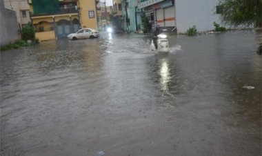 बारिश के चलते स्कूलों में अवकाश