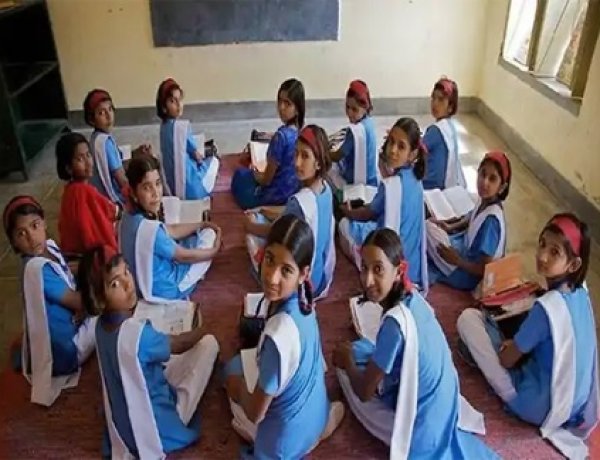शाला प्रमुखों से सीधे लिया जाएगा हिसाब