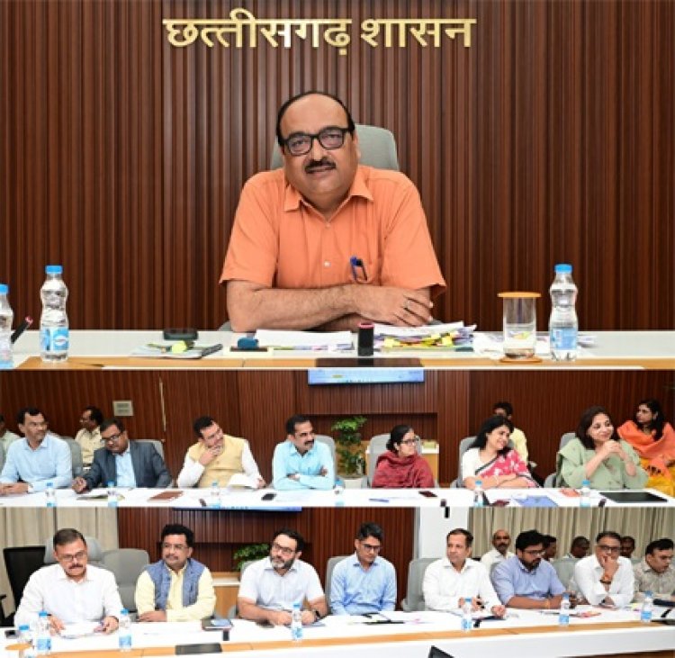 मुख्य सचिव ने विभागों में रिक्त पदों और भर्तियों की स्थिति की ली उच्च स्तरीय बैठक