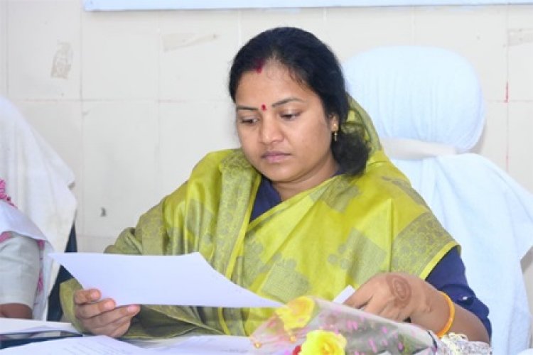 जनहित के कार्यों को प्राथमिकता देते हुए मंत्री लक्ष्मी राजवाड़े ने ओड़गी में विकास कार्यों की समीक्षा की