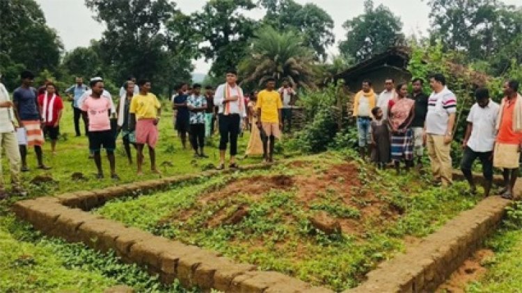 124 आदिवासियों के हक पर डाका, PM आवास में घोटाला