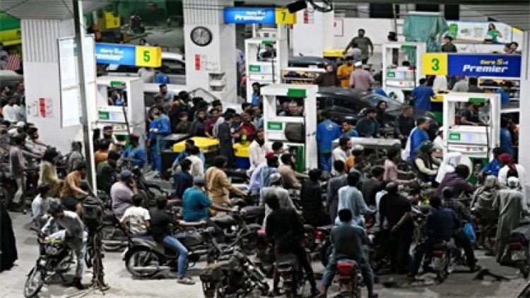 पाकिस्तान में ₹1000 लीटर पेट्रोल की चेतावनी