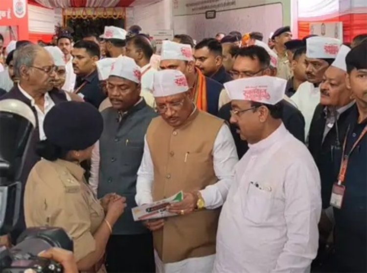 CM साय ने जाना रायपुर पुलिस का रोड सेफ्टी प्लान