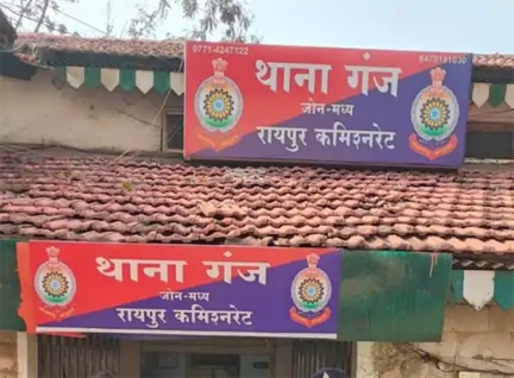 ऑयल गिरने का झांसा, कारोबारी की कार से बैग पार