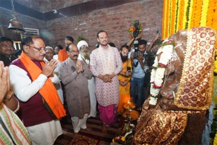 मुख्यमंत्री विष्णु देव साय ने मदकूद्वीप के प्राचीन मंदिरों में की पूजा-अर्चना
