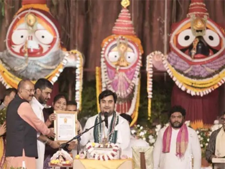 पढ़ाई को पहली प्राथमिकता दें युवा: इन्द्रेश महाराज