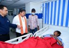 उप मुख्यमंत्री विजय शर्मा ने अस्पताल पहुंचकर जाना सड़क हादसे में घायलों का हाल