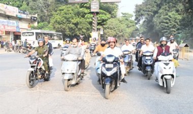 उप मुख्यमंत्री अरुण साव निकले स्कूटी पर, शहर भ्रमण कर सफाई और निर्माण कार्यों का किया निरीक्षण