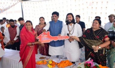 सेवा संकल्प अभियान : बंगोली में जनचौपाल लगाकर मंत्री गुरु खुशवंत साहेब ने सुनीं ग्रामीणों की समस्याएं