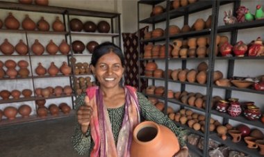 सेवा की कहानी : मिट्टी के बर्तनों के कारोबार से आत्मनिर्भर बनीं सोन कुमारी