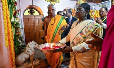 राष्ट्रपति द्रौपदी मुर्मु ने माँ दंतेश्वरी की पूजा-अर्चना कर देशवासियों की सुख-समृद्धि और खुशहाली की कामना की