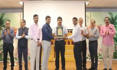 हिंदी को बढ़ावा देने वाले 6 कार्यालयों को मिली शील्ड