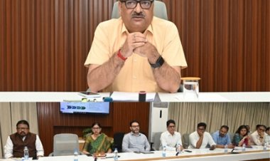 शासकीय योजनाओं के क्रियान्वयन और निर्माण कार्यों में तेजी लाई जाए : मुख्य सचिव विकासशील