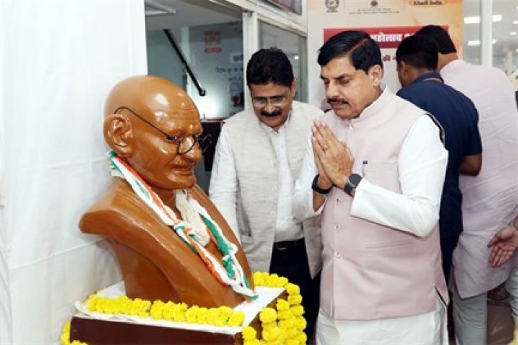 खादी अपनाएं, स्वदेशी अपनाएं : मुख्यमंत्री डॉ. यादव