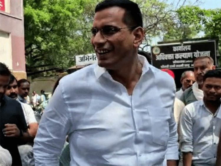 कोल लेवी केस में देवेंद्र-चंद्रदेव समेत 9 आरोपी कोर्ट पहुंचे