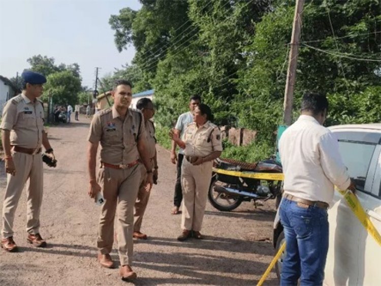 लाइब्रेरी से लौट रही युवती पर एसिड फेंका