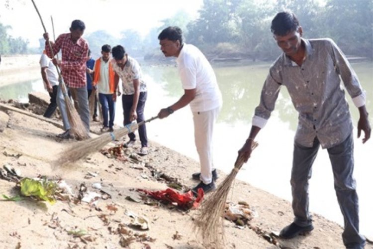 रामपुर आश्रम में जनभागीदारी से चला सेवा संकल्प के साथ स्वच्छता अभियान