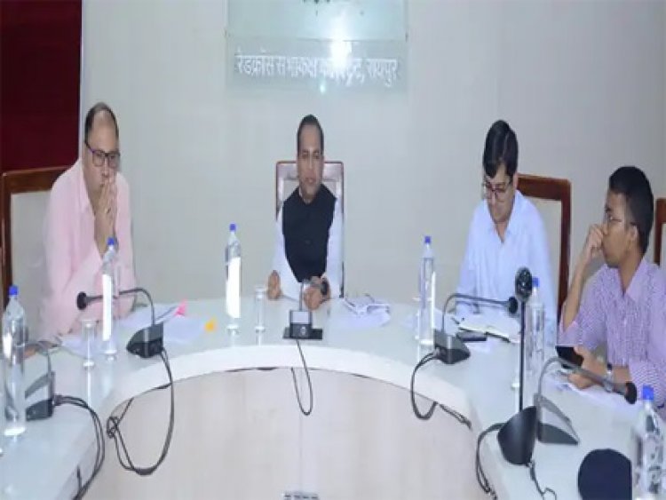 डिजिटल क्रॉप सर्वे में तेजी लाने कलेक्टर ने ली बैठक