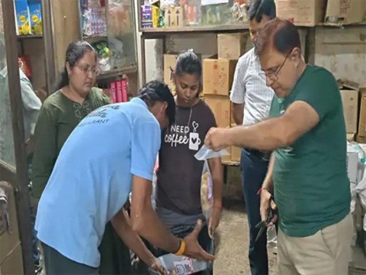 खाद्य दुकानों में गंदगी और खराब सामग्री, 3 जगह से सैंपल