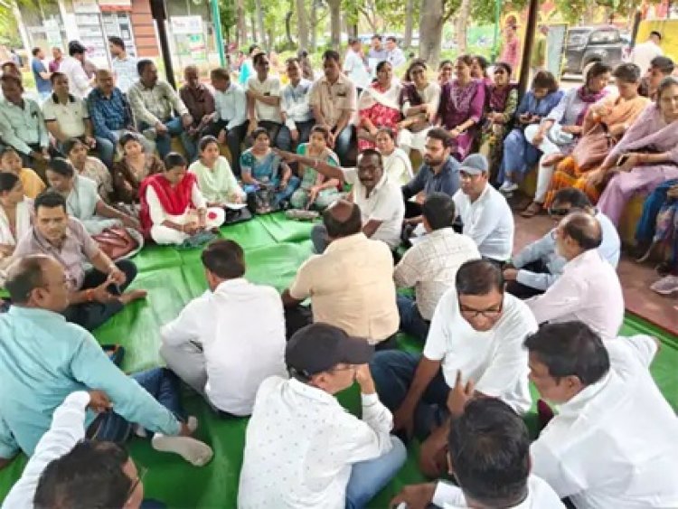 PV ऐप के विरोध में पटवारियों की हड़ताल