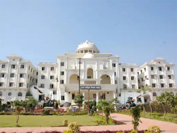 चार दिन सफाई बंद, ठेकेदार पर निगम का एक्शन